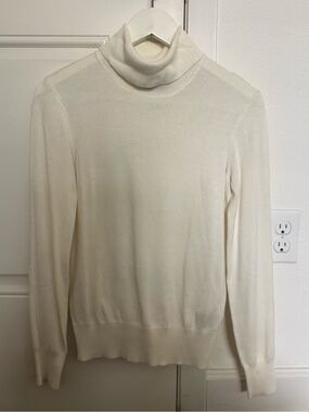 H&M Ivory Knit Turtleneck Sweater
